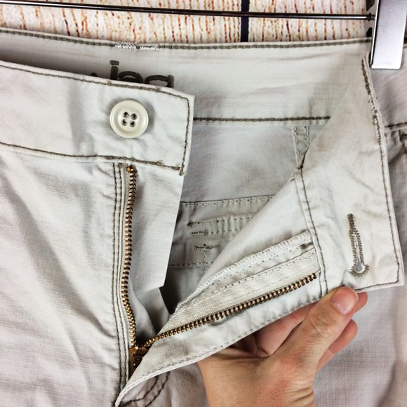 SOLD Jeans Khaki Stretch Cropped Cargo Pants Sz 12 - Picture 4 of 7